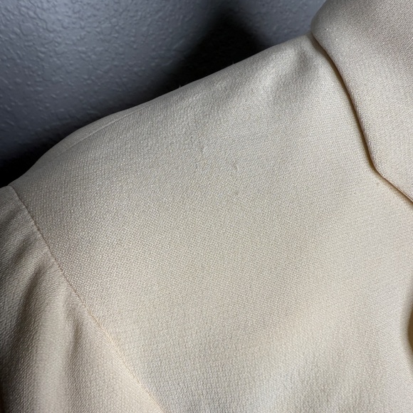 Giorgio Armani Ivory Cream Blazer with shoulder pads -cp - Picture 7 of 11